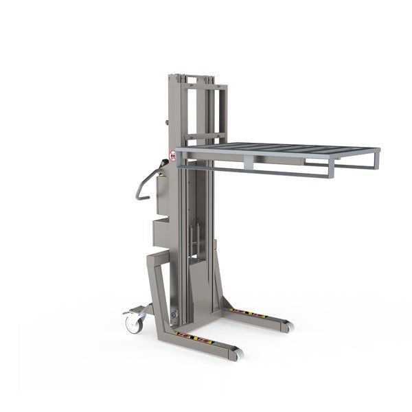 Dieser leistungsstarke elektrische Palettenheber hebt eine Metallpalette und hat eine Gesamthubkapazität von 450 kg.